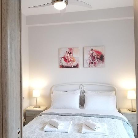 New, Bright, Cozy, Autonomous Apartment With Private Entrance And Garden, 42 M2, 5Min To The Beach And City Center Kalamata Exterior foto