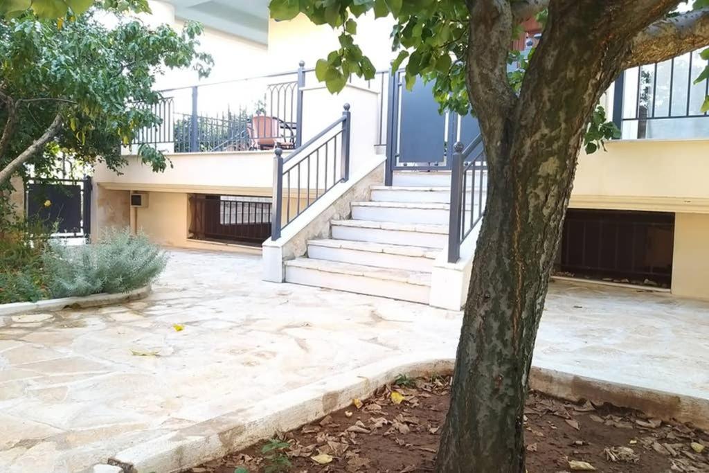 New, Bright, Cozy, Autonomous Apartment With Private Entrance And Garden, 42 M2, 5Min To The Beach And City Center Kalamata Exterior foto